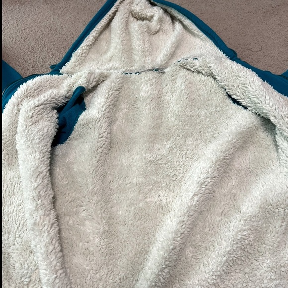 L.L. Bean fleece lined  sweatshirt Large - Picture 3 of 6